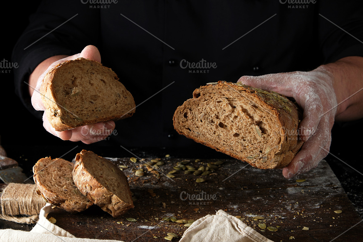 Аппетитный хлеб. Булки висит натюрморт черно белый булки висит. Хлеб висели. Хлеб на веревке весит. Хлебо булочные изделия.