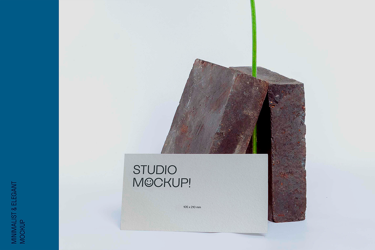 FLOWER INVITATION MOCKUP, a Graphic by Le Studio Mockup (Photo 2 of 4)