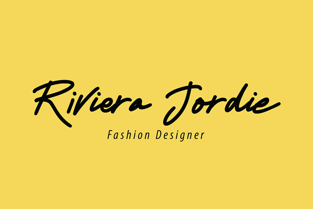 Deliorez Signature, a Handwritten Font by Eltypesstudio (Photo 3 of 12)