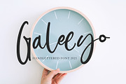 Galeeyo, a Script Font by pineungtype (Thumbnail 1 of 7)