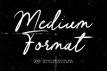 Mailyard - Script Font
