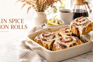 Pumpkin spice cinnamon rolls served