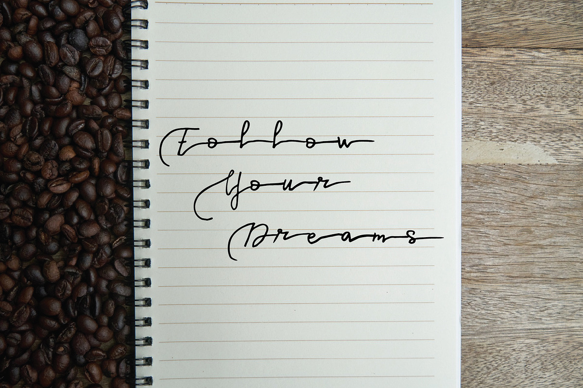 lova font preview 2