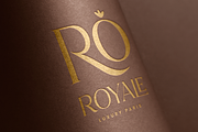 Magire - Lavish Luxury Font, a Serif Font by Sensatype (Thumbnail 3 of 12)
