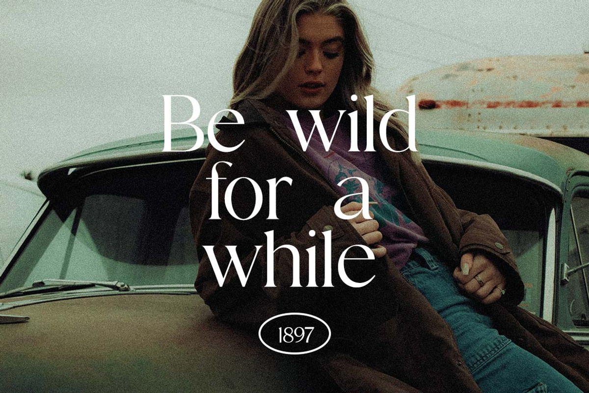 Progesteron Luxury Serif Font, a Serif Font by UICreative (Photo 6 of 13)