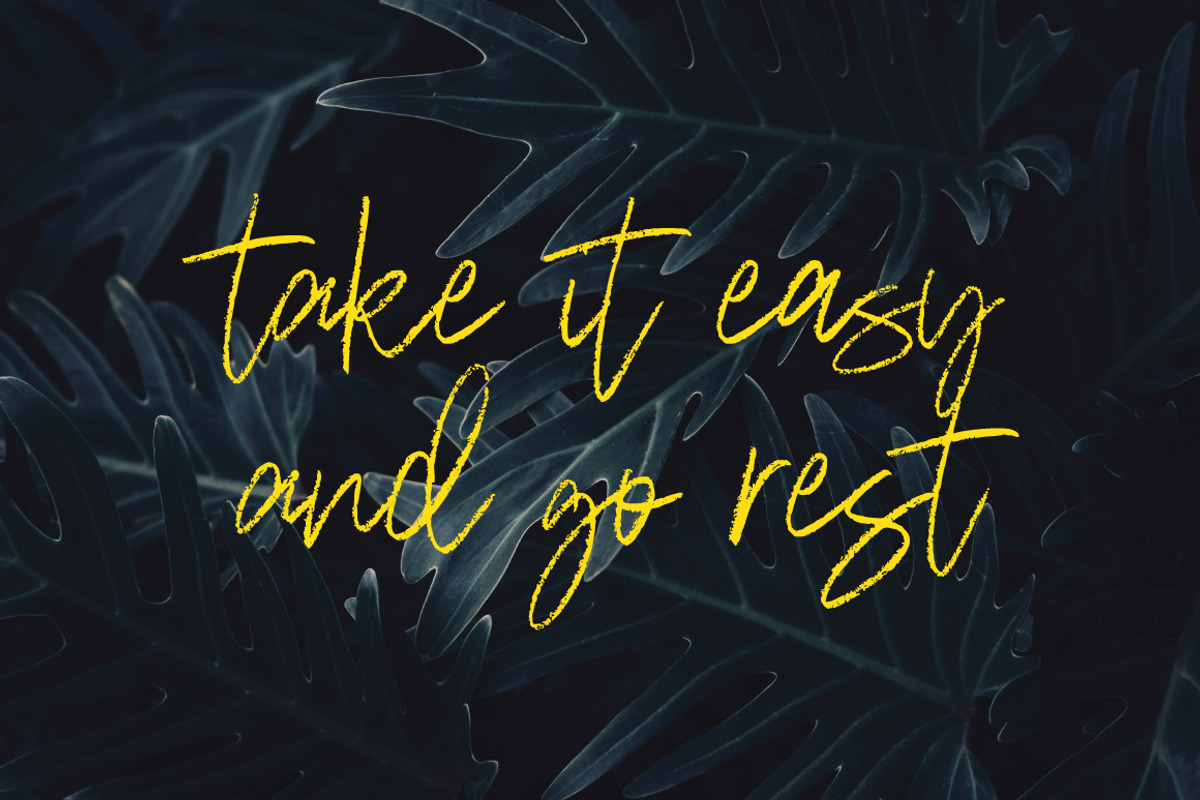 Hekian Signature Brush, a Handwritten Font by Eltypesstudio (Photo 4 of 12)