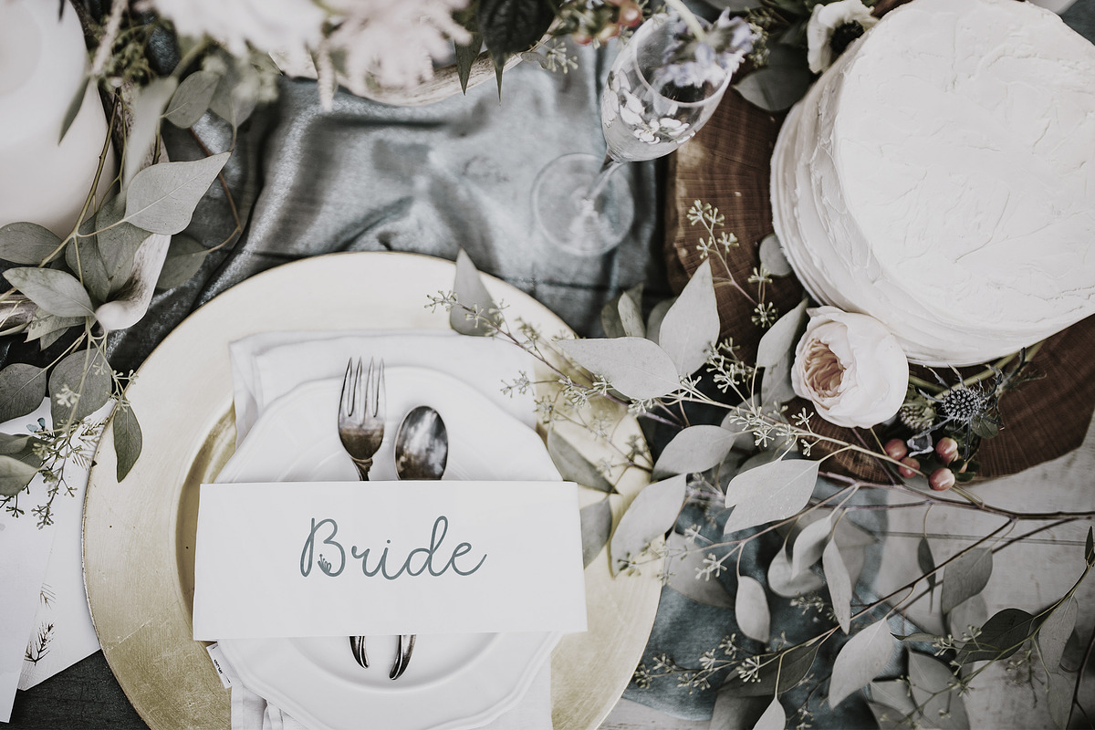 Quaint Garden Floral Font +EXTRAS preview 5
