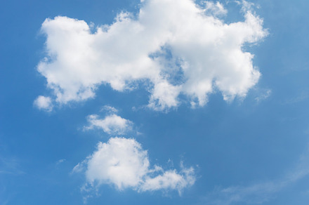 Sky with white clouds, a Wallpaper Photo by KYNA STUDIO
