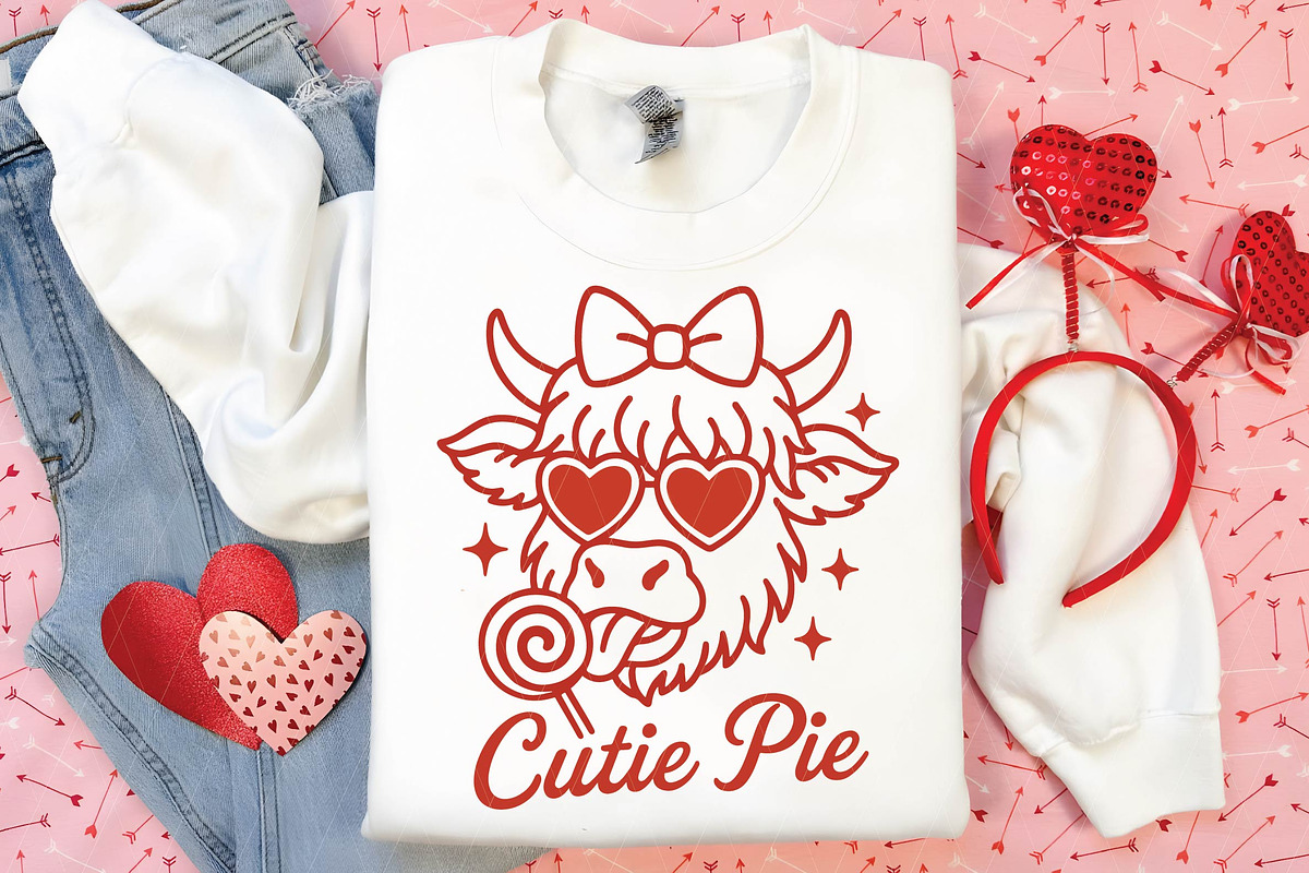 Valentine Highland Cow PNG, an Illustration by DreamPrint404 (Photo 6 of 8)