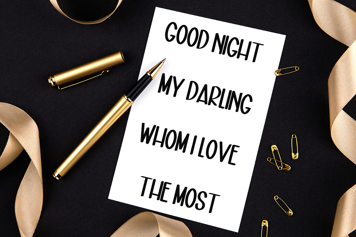 Home Snow, a Handwritten Font by InermediaSTUDIO (Photo 6 of 8)