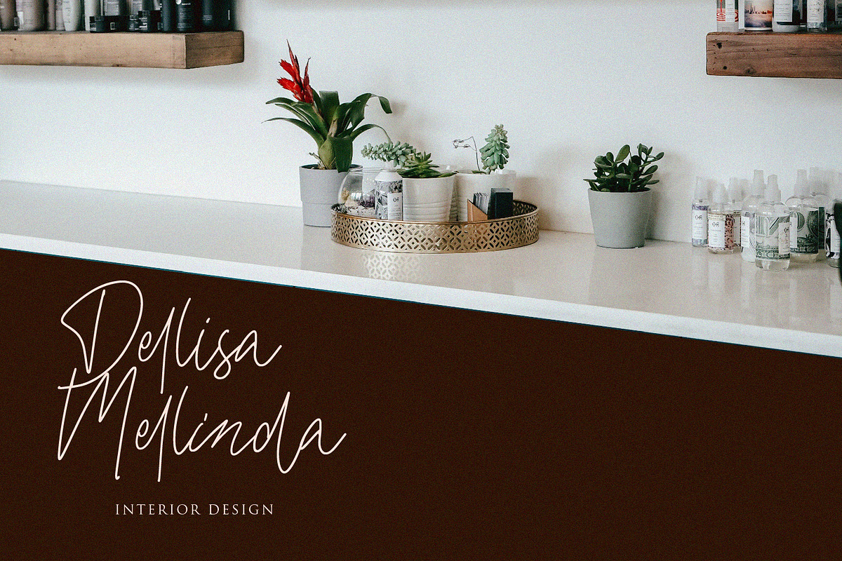Daltana | Handwriting Font preview 4
