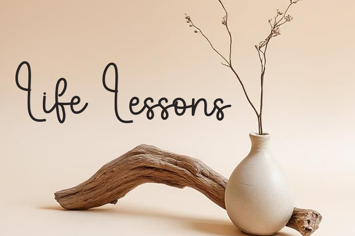 Present Handmade, a Handwritten Font by InermediaSTUDIO (Photo 7 of 8)