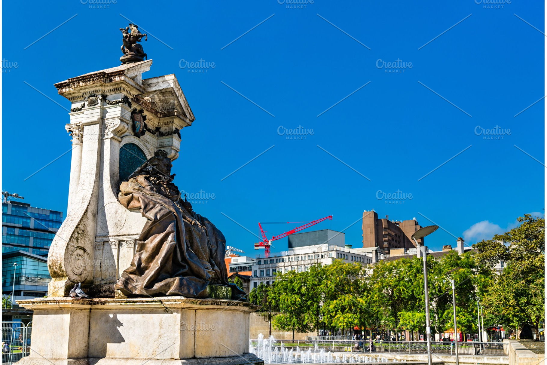 Queen Victoria Statue at Piccadilly, an Architecture Photo by Leonid Andronov