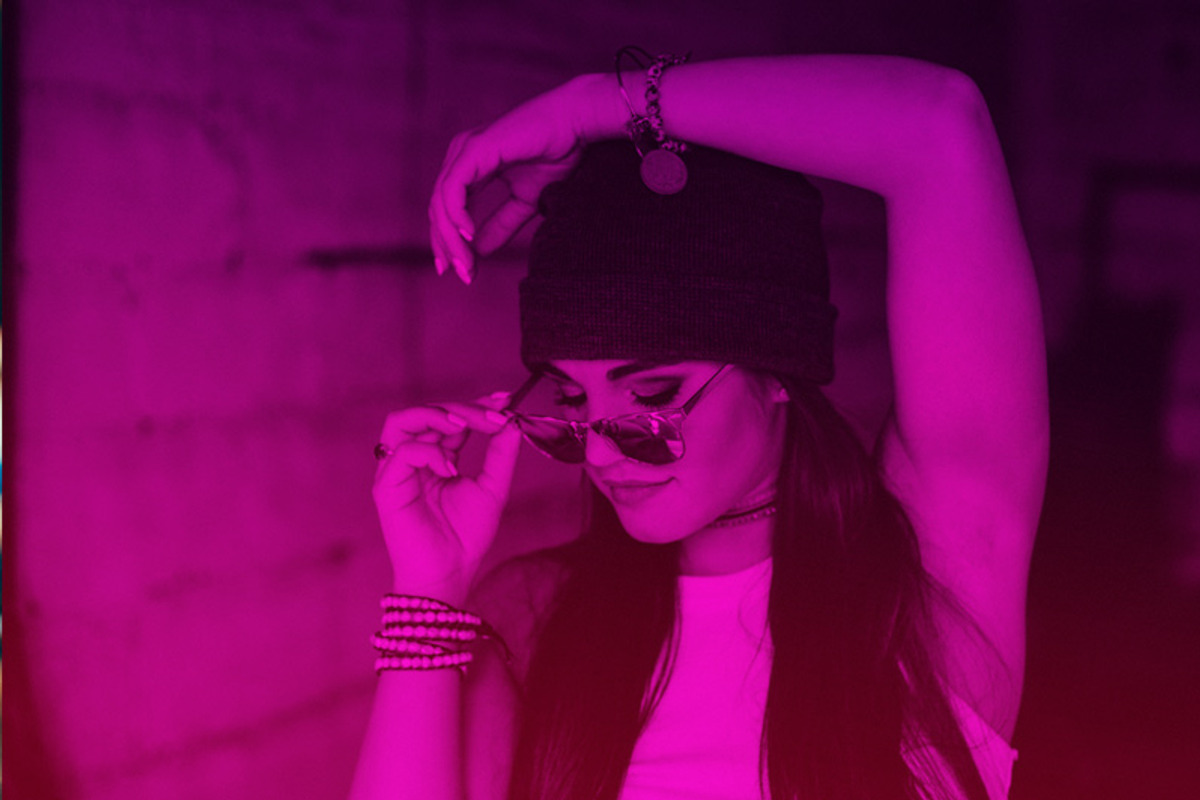40 Gradient Photoshop Actions, an Action Add-On by VividFrame (Photo 6 of 10)