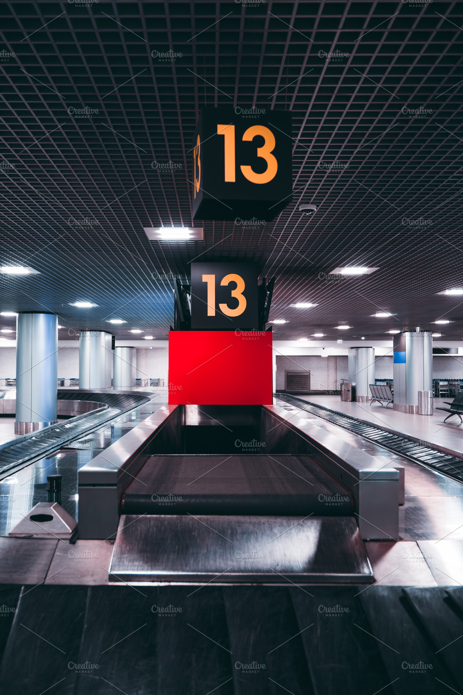 Airport baggage claim carousel 13, a Transportation Photo by SkyNext