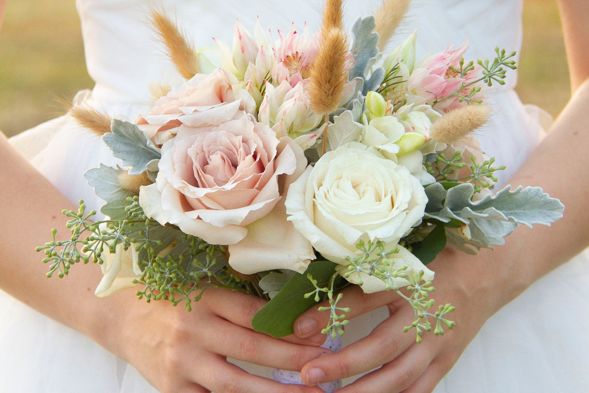 Blush Bridal Bouquet Photo Set, a Photo by Greenleaf Images (Photo 4 of 8)