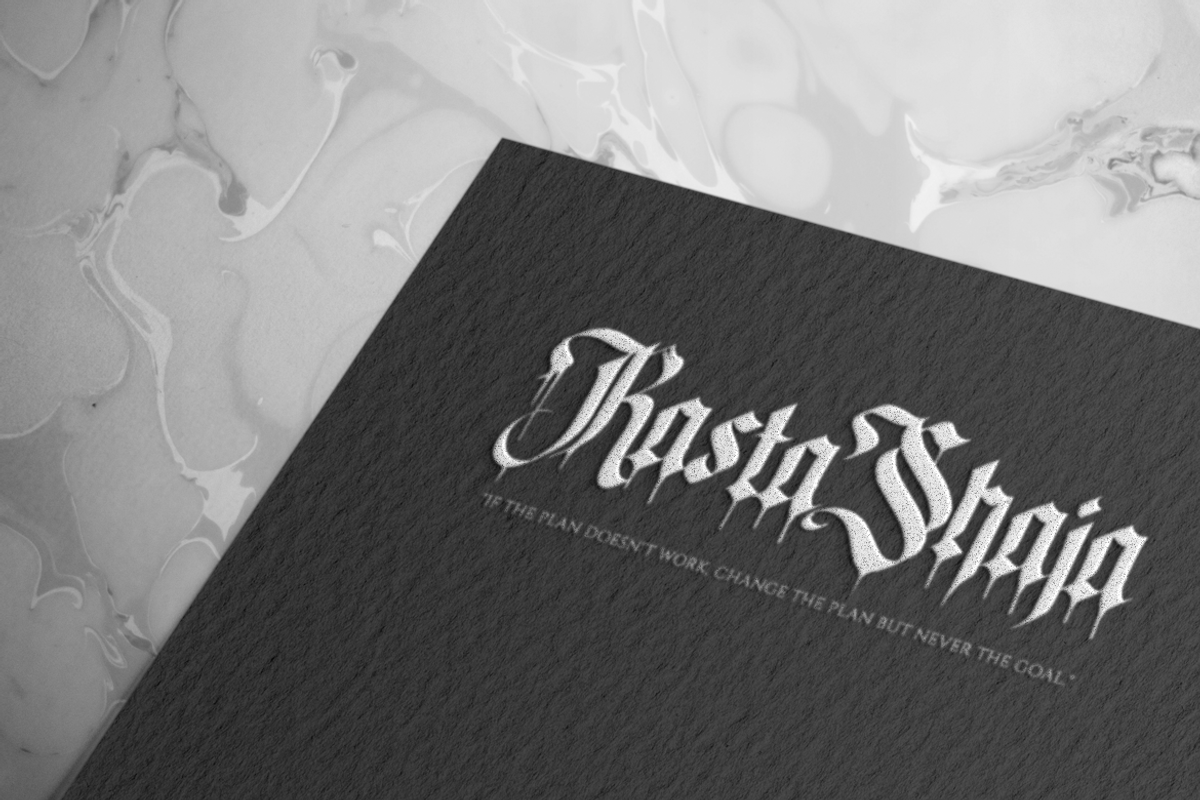 Bleeding Vampire, a Blackletter Font by Meizzaluna Design (Photo 9 of 10)