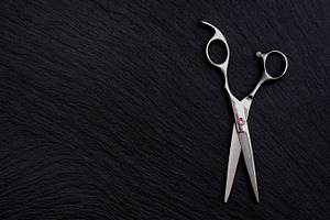 Hairdresser accessories razor for cutting hair containing isolated, sharp