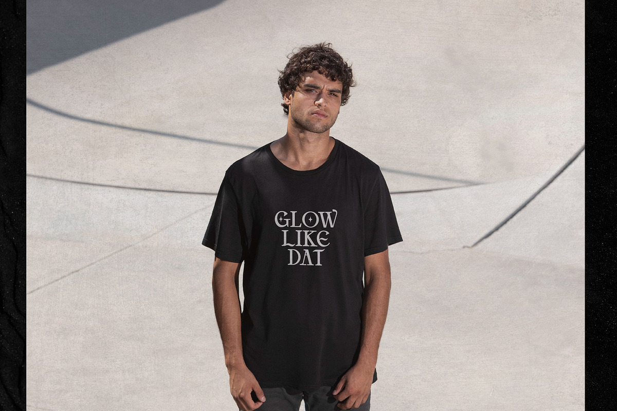 Glow Night Stylish Serif Font, a Serif Font by Storytype Studio (Photo 3 of 16)