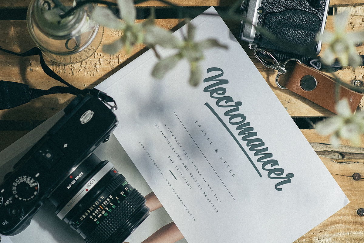 Chamberton - Script Font preview 6