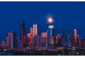 Harvest moon in the Austin skyline