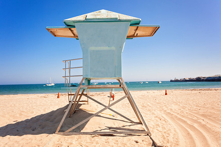 Lifeguard cabin on empty beach of Santa Monica 