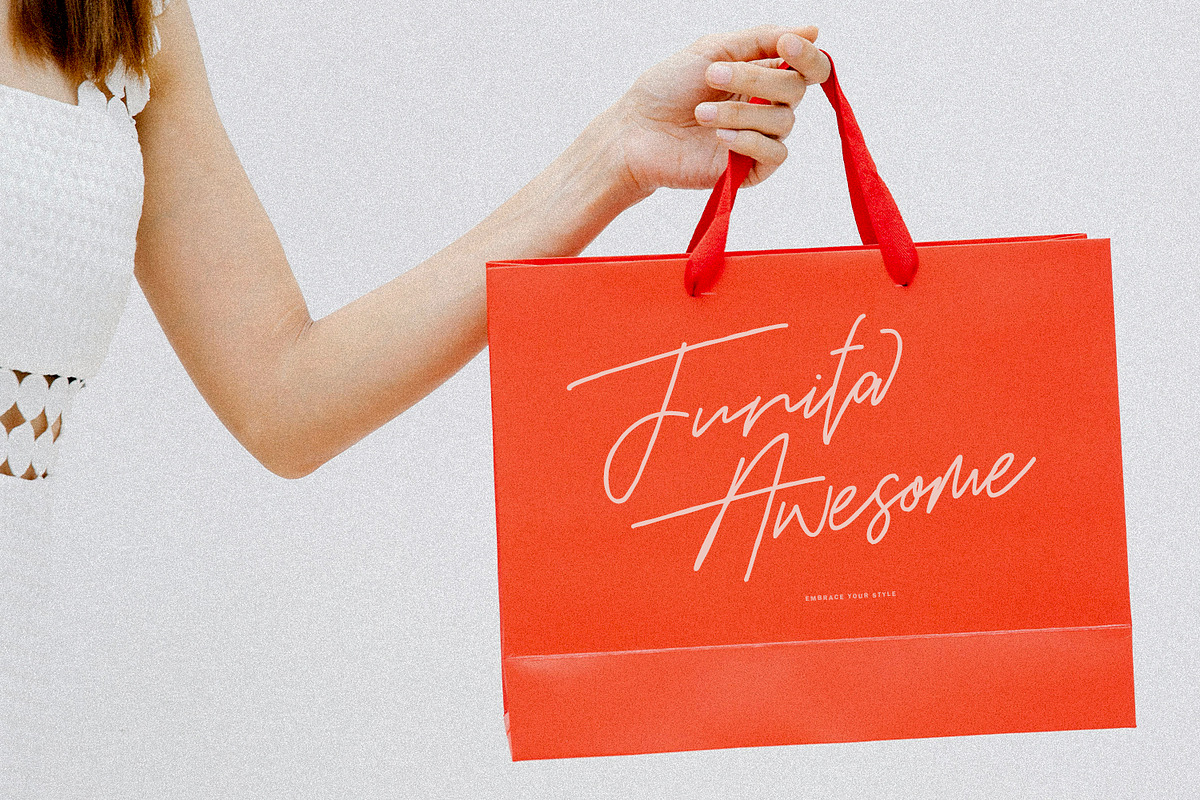 Ralliya Casual Signature Font, a Script Font by Maulana Creative (Photo 5 of 7)