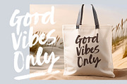 Malibu Vibes SVG Font, a Handwritten Font by Ivan Rosenberg (Thumbnail 4 of 9)