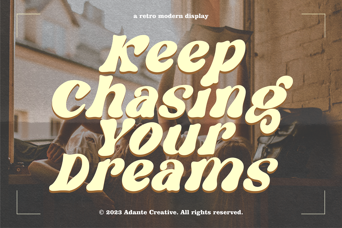 Hilcher, a Serif Font by Shopifont.co (Photo 2 of 12)