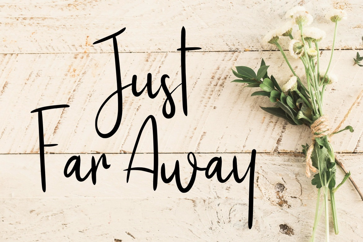 Knight Simple Font, a Script Font by YandiDesigns (Photo 2 of 2)