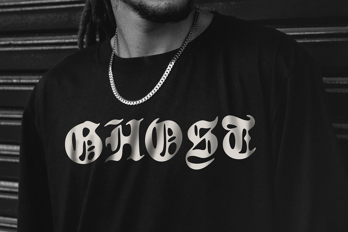 CS Bristol Drawn, a Blackletter Font by Craft Supply Co. (Photo 4 of 8)