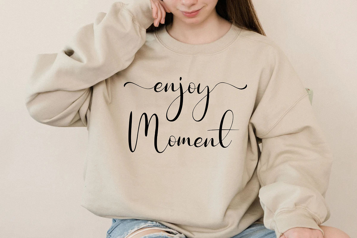 Magnolina, a Script Font by Essentials Studio (Photo 4 of 11)
