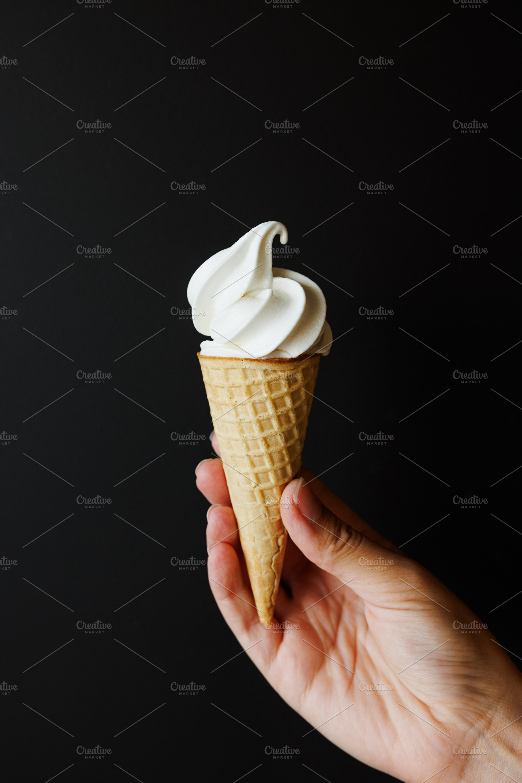 Hand with ice cream, a Food & Drink Photo by Artem Varnitsin