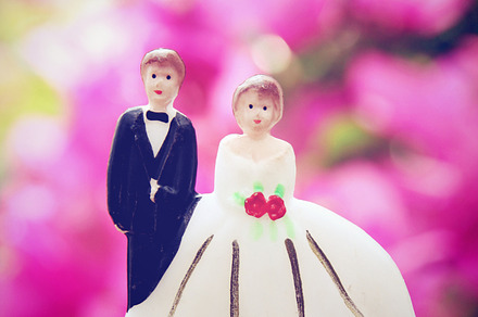 Bride with bouquet flower preview 6