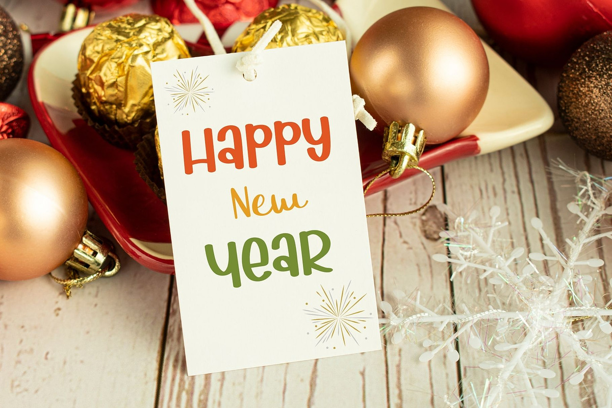 Hello Christmas - Font Duo, a Handwritten Font by AnningArts (Photo 6 of 9)