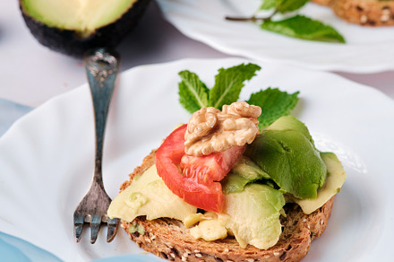 Toasted bread with avocado paste and