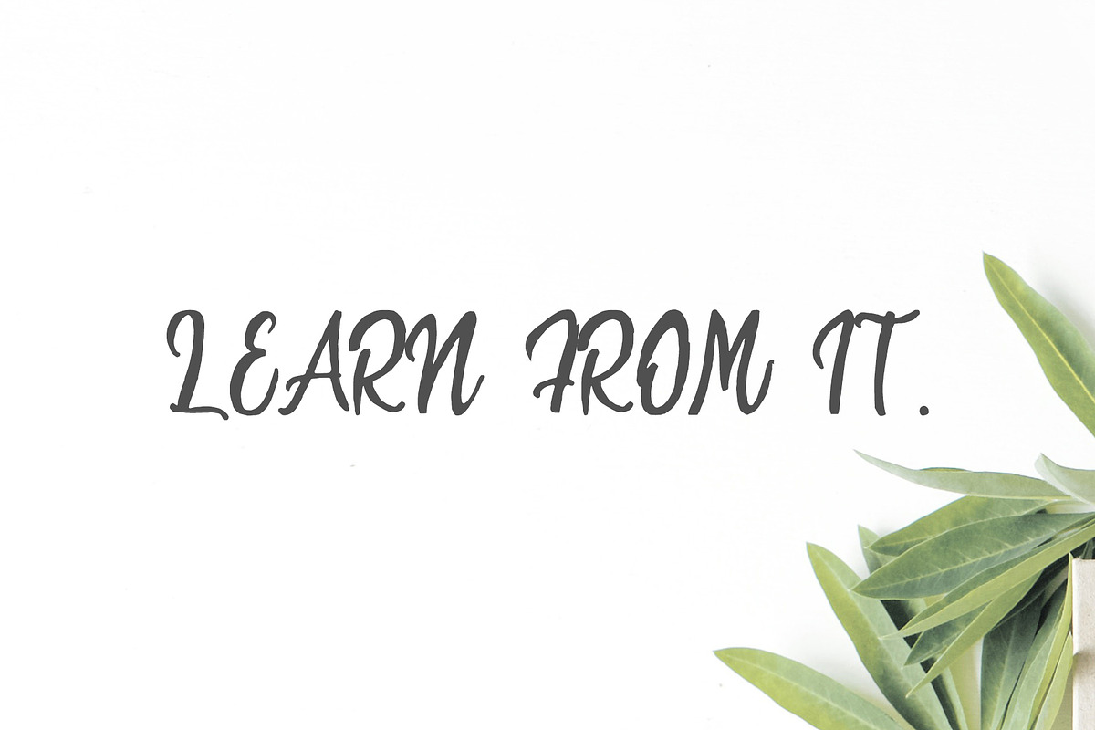 Saarah Fresh Handmade Font preview 4