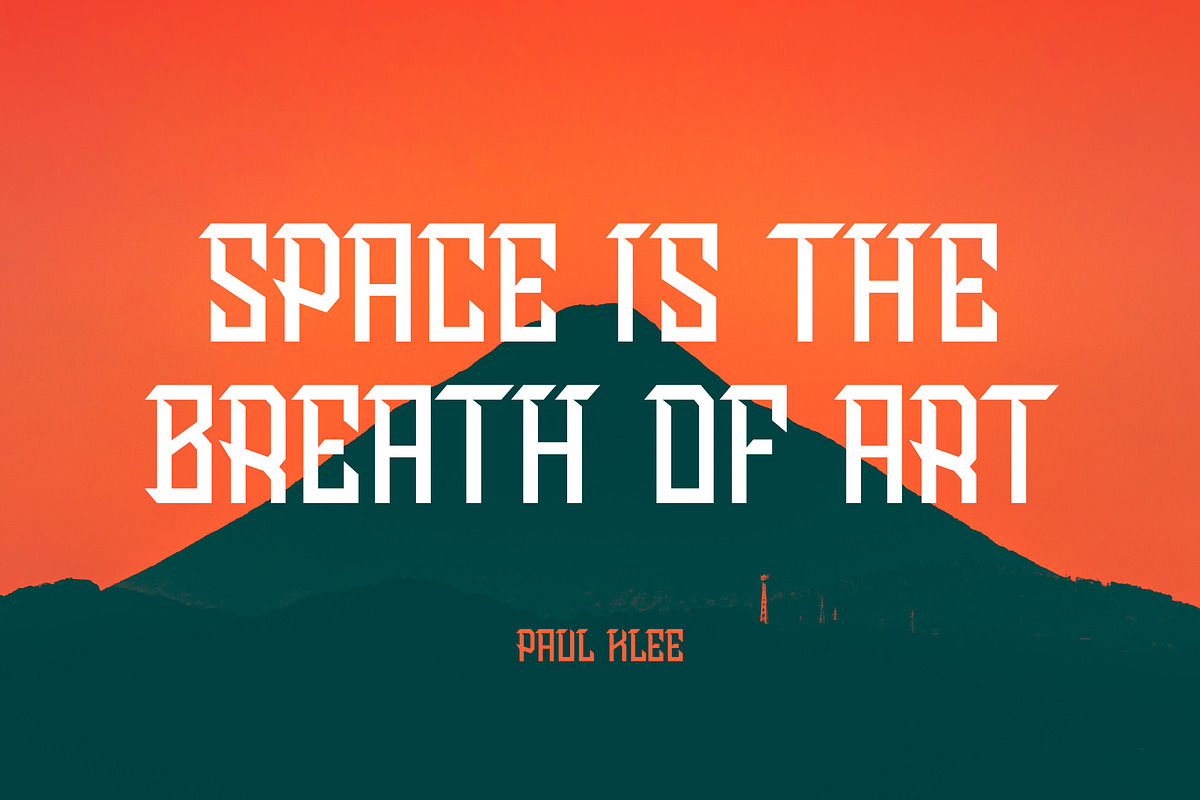Crawless - Display Font, a Font by Krakenbox Studio (Photo 7 of 8)