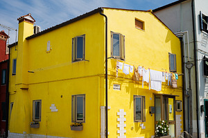 Yellow house, Pellestrina, an Architecture Photo by Bepslabor