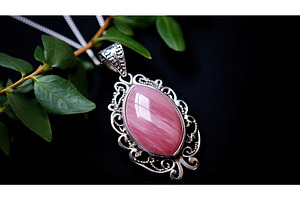 pendant pink onyx ai generated, a Background Photo by pikepicture