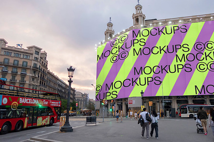Barcelona Billboard Mockup B008