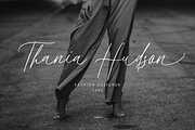 Hillieston Elegant Wedding Font, a Script Font by DzikrulAulia (Thumbnail 4 of 10)