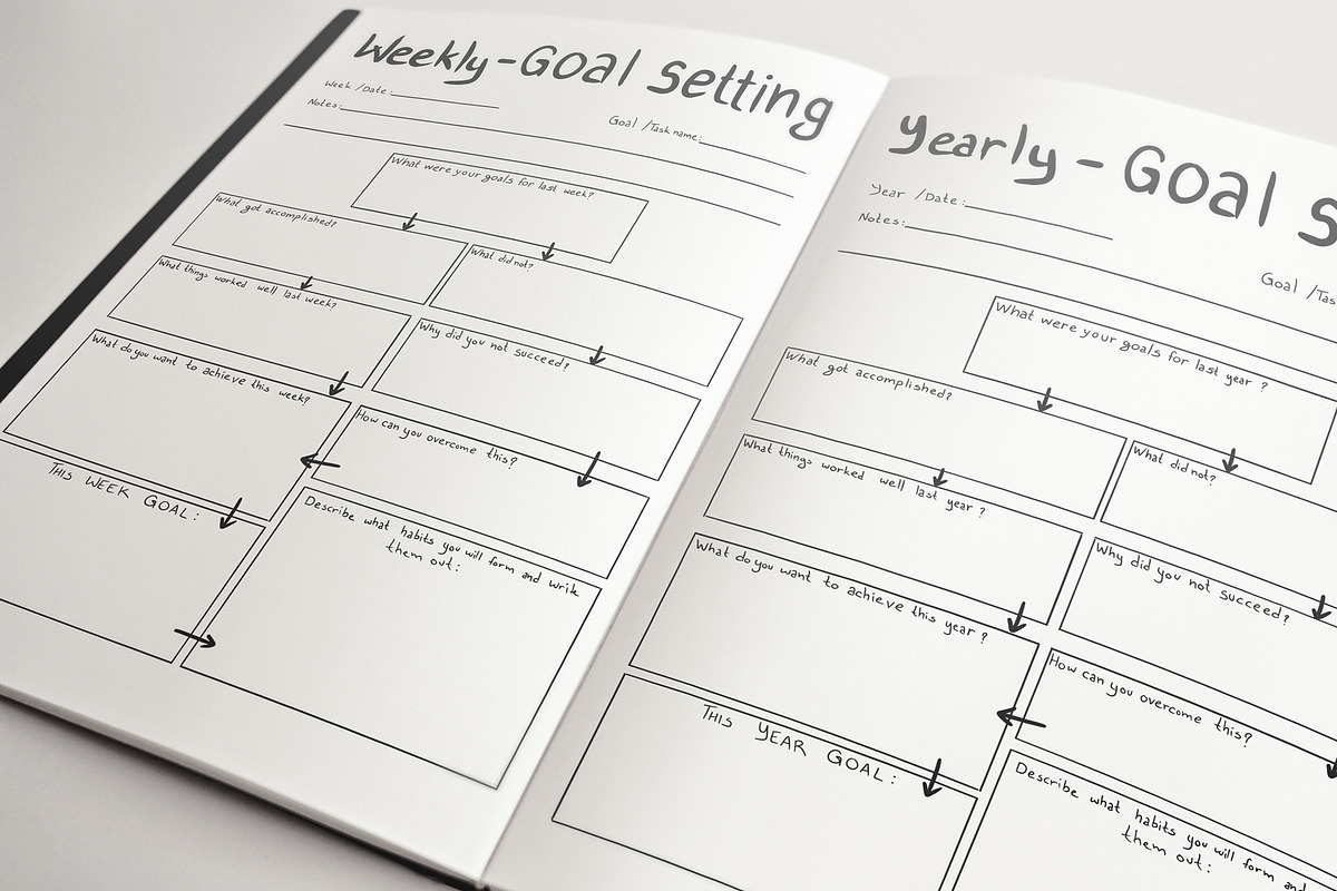 25 Daily Hand Drawn Planners, a Templates & Theme by Character (Photo 5 of 8)