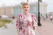 Woman Long-Sleeved Dress Mockup PSD, a Shirt Mockup by 1001 mockups (Thumbnail 7 of 9)
