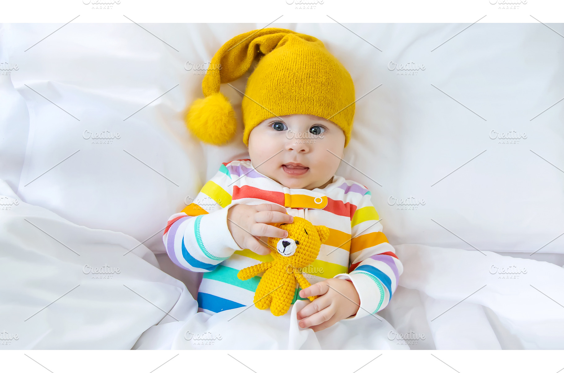 The baby in the crib goes to bed, a Person Photo by yanadjana