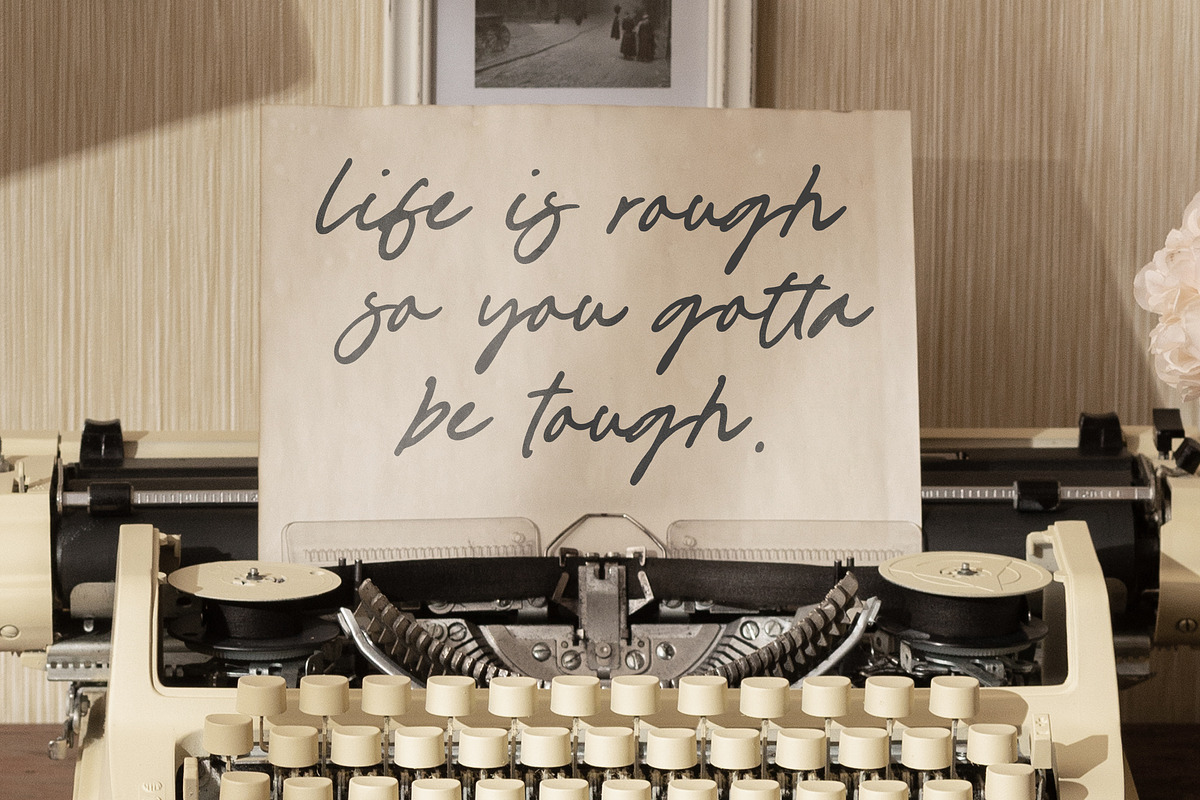 Busted Horizon Font, a Handwritten Font by Timurtype (Photo 4 of 7)