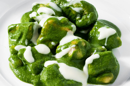 Green chicken curry, Thai very popular street food with coconut