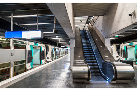 Metro Sign In Paris preview 4