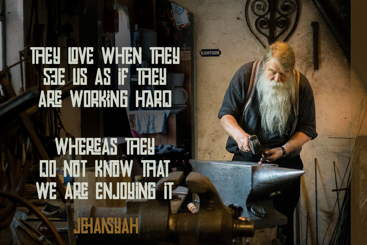 Joined tightly, a Sans Serif Font by Bramcreative