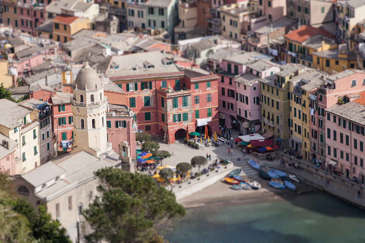 Lightroom & Mobile Preset TILT-SHIFT preview 5